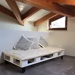Horse Shoe House