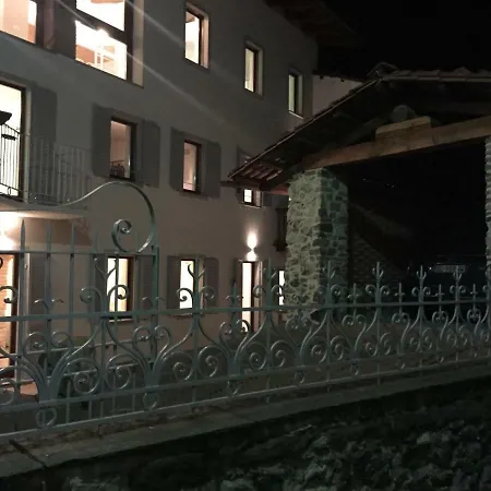Horse Shoe House Chiaverano