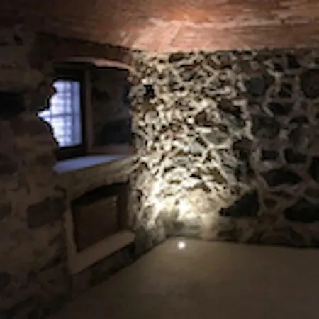 Villa Horse Shoe House