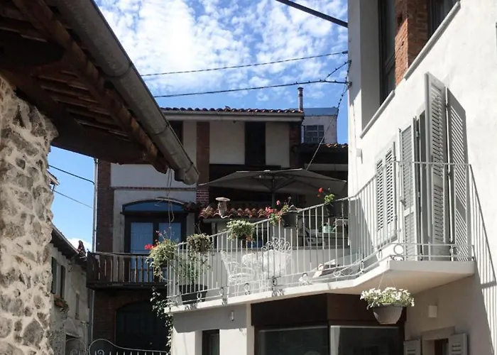 Horse Shoe House Villa