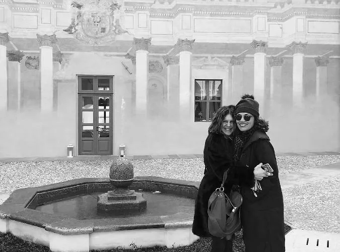 Horse Shoe House Villa